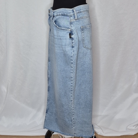 Silver Jeans Front Slit Denim Skirt - Size 28 / 6 - Picture 5 of 16